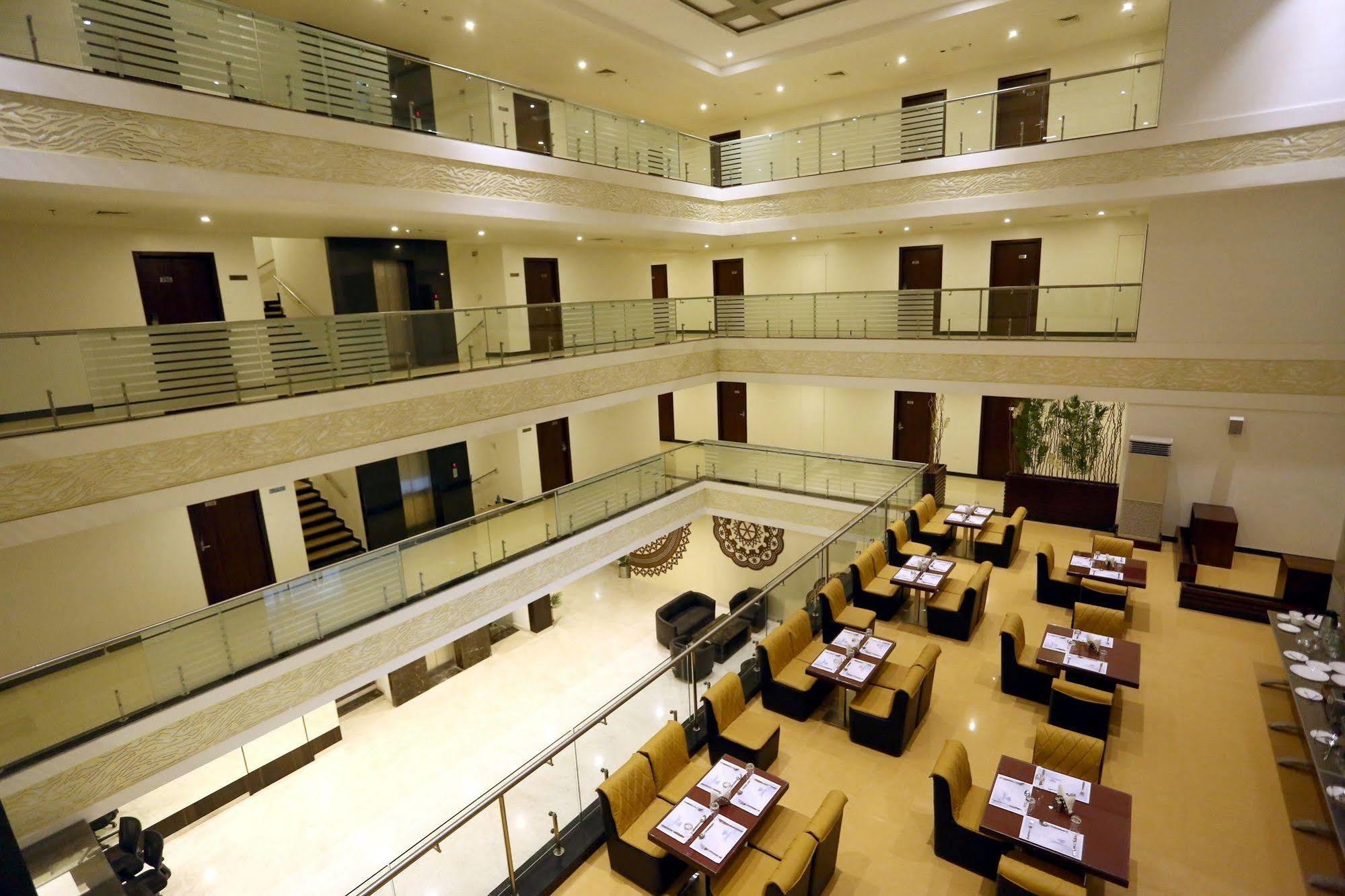 Solitaire Hotel Raipur  ภายนอก รูปภาพ