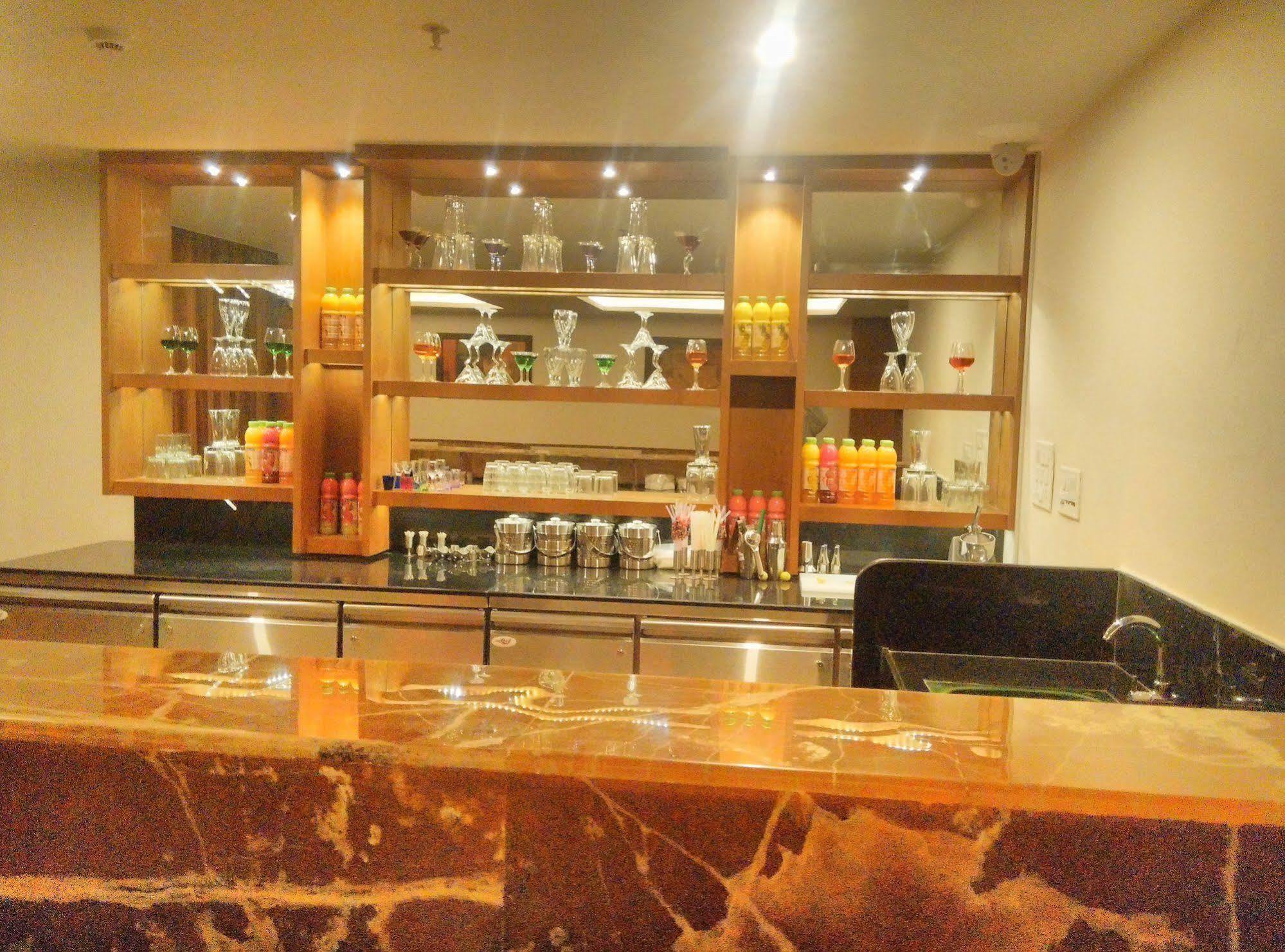 Solitaire Hotel Raipur  ภายนอก รูปภาพ