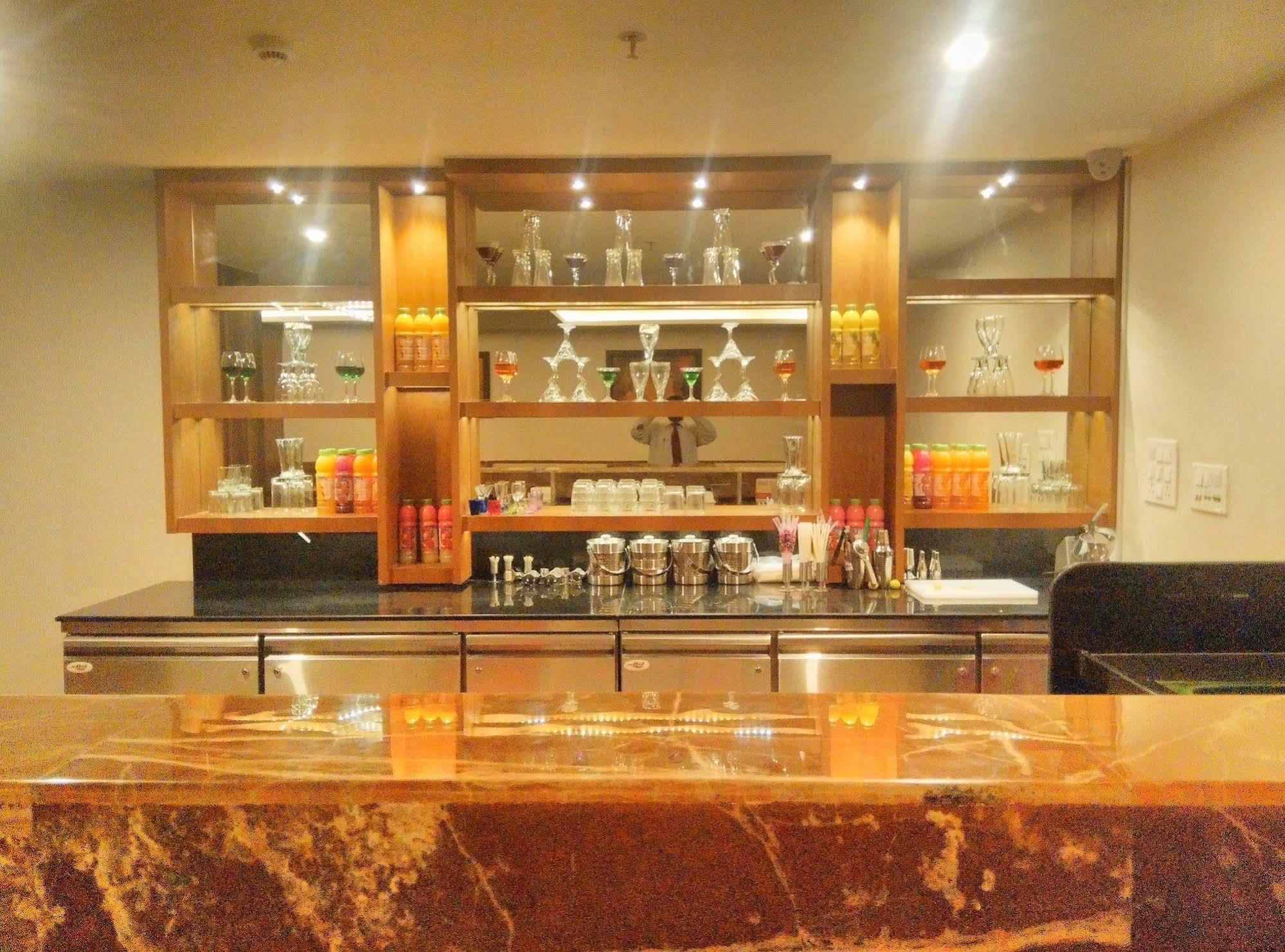 Solitaire Hotel Raipur  ภายนอก รูปภาพ